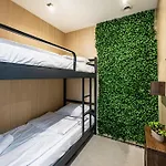 Heart Of The Hostel Warna
