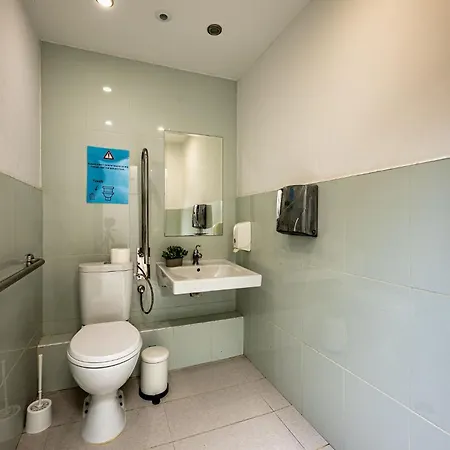 Heart Of The Hostel Warna